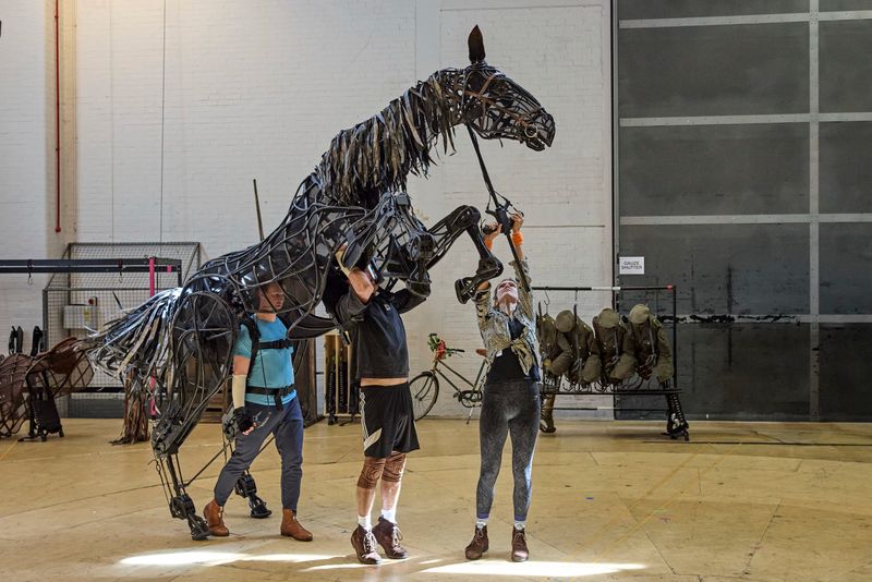 Photos: WAR HORSE in Rehearsal at the National Theatre — photo 24 of 25