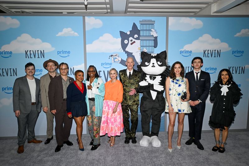 Photos: Aubrey Plaza, Joe Locke, & More Attend KEVIN Premiere in New York — photo 8 of 23