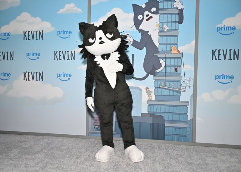 Photos: Aubrey Plaza, Joe Locke, & More Attend KEVIN Premiere in New York — photo 17 of 23