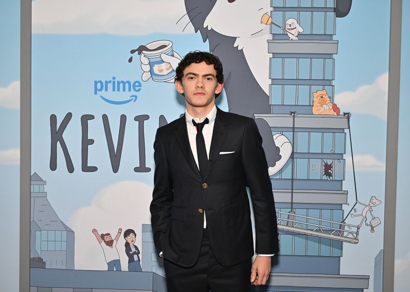 Photos: Aubrey Plaza, Joe Locke, & More Attend KEVIN Premiere in New York — photo 10 of 23
