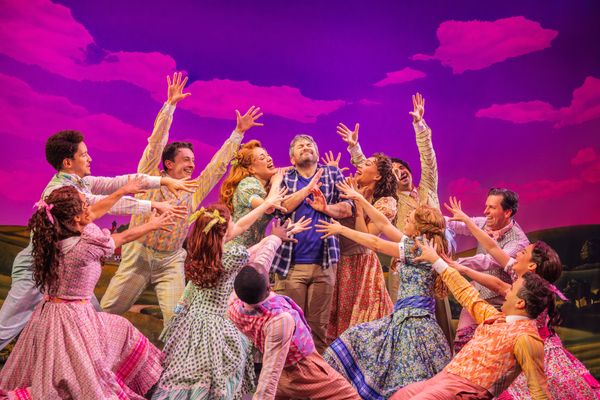 Alex Brightman and the Cast of Schmigadoon Photo