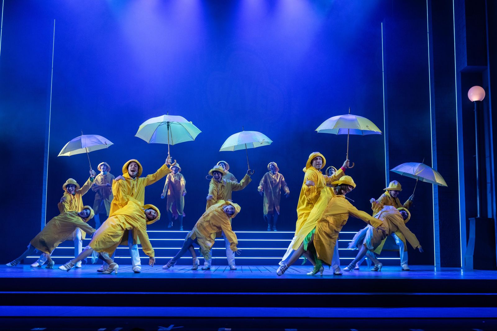 Review: CANTANDO SOTTO LA PIOGGIA al TEATRO BRANCACCIO  Image