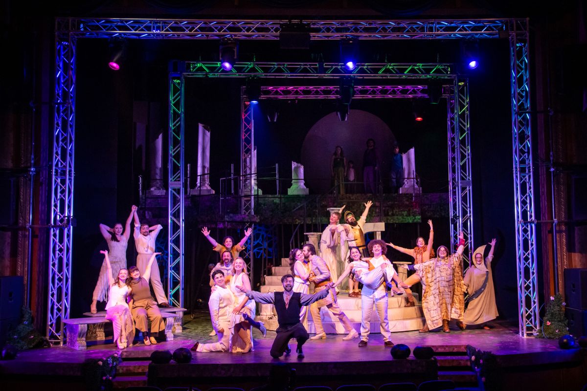 Zach Thomas Woods (Peter Quince) and cast at 