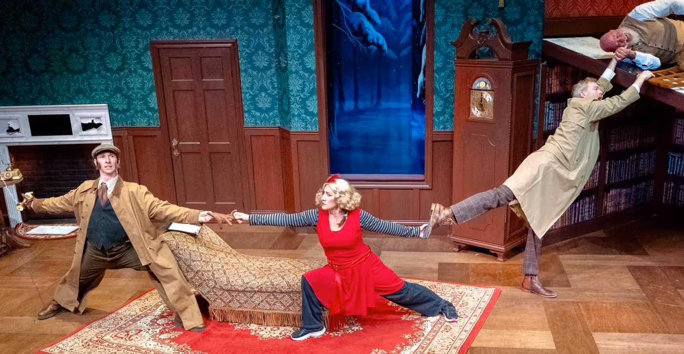 Review: THE PLAY THAT GOES WRONG at Lamb's Players Theatre  Image