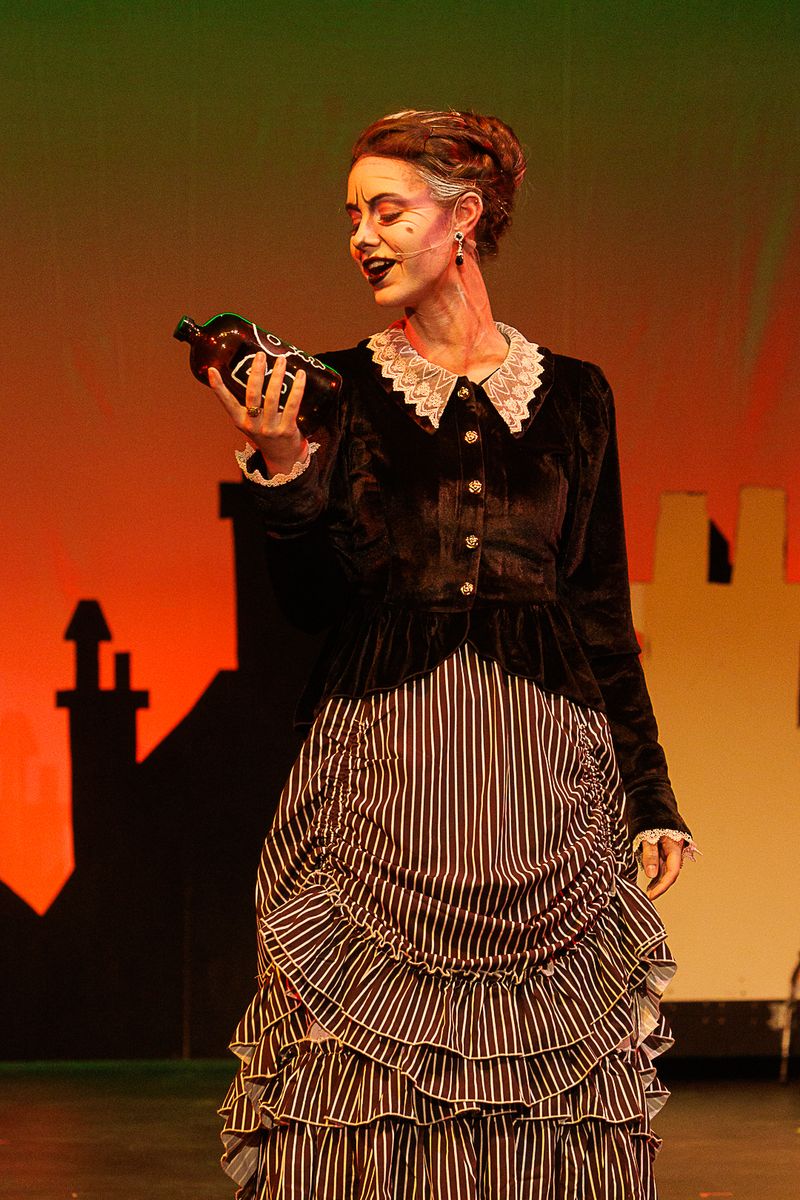 Review: MARY POPPINS at Fargo Davies Image