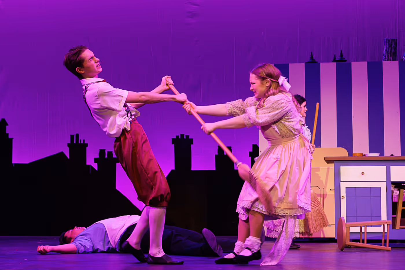Review: MARY POPPINS at Fargo Davies  Image