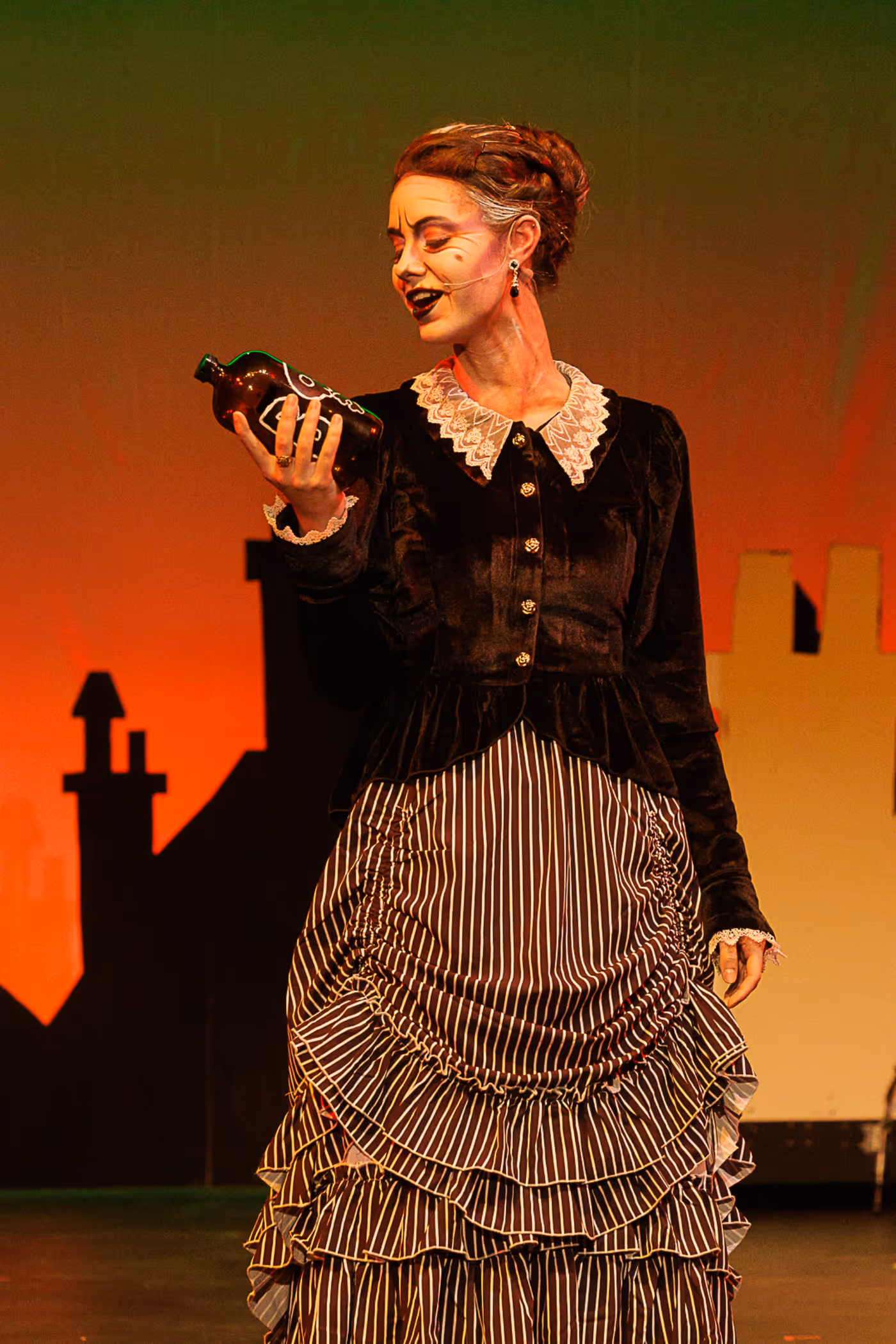 Review: MARY POPPINS at Fargo Davies  Image