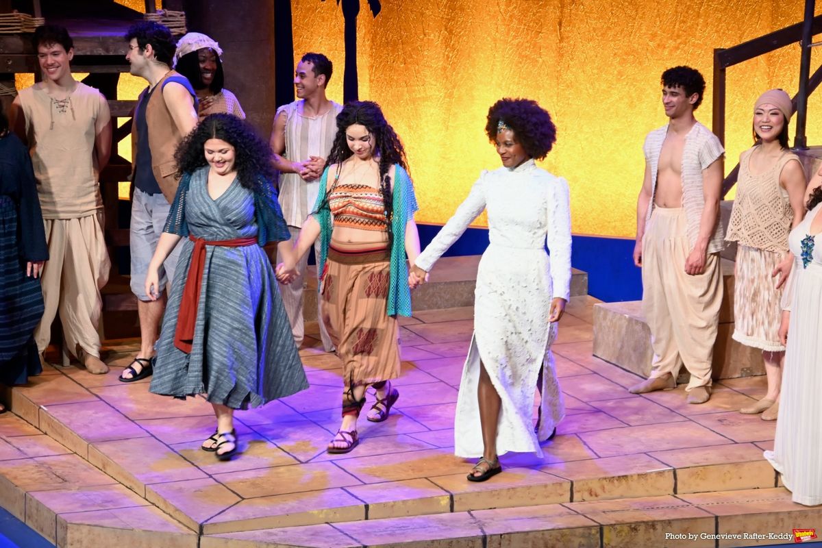 Rachel Da Silva, Sydney Kamel and Soraiah Williams at 