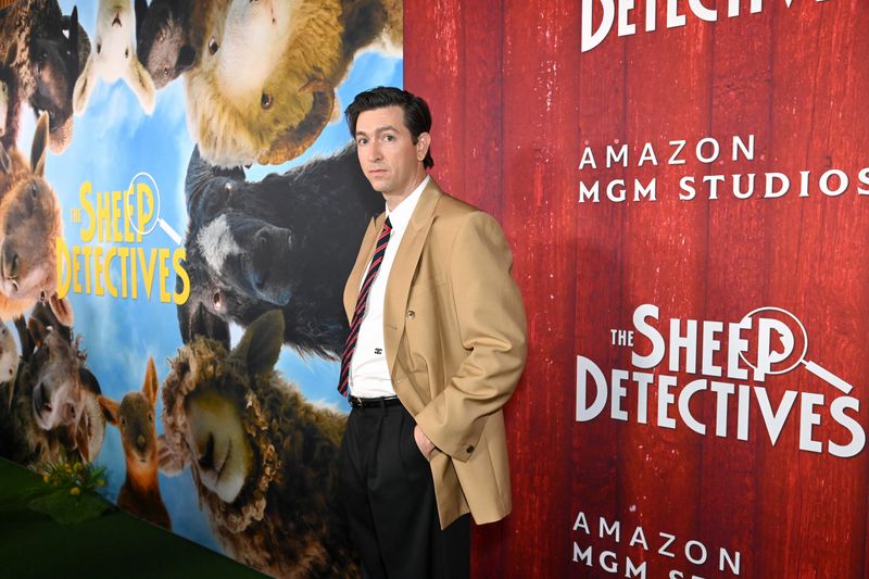 Photos: Hugh Jackman, Sutton Foster & More Attend THE SHEEP DETECTIVES New York Premiere — photo 17 of 33