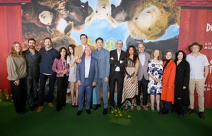 Brett Goldstein, Chris O'Dowd, Julia Louis-Dreyfus, Molly Gordon, Nicholas Braun, Hug Photo