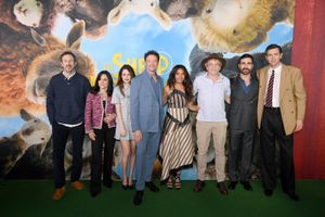Chris O'Dowd, Julia Louis-Dreyfus, Molly Gordon, Hugh Jackman, Regina Hall, Rhys Darb Photo