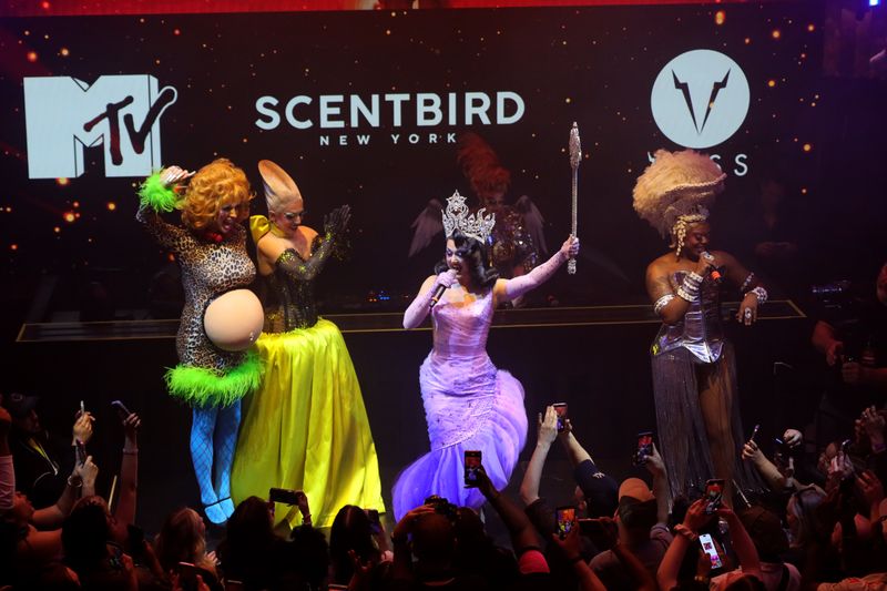 Photos: Inside the Season 18 Premiere of RUPAUL'S DRAG RACE; See Who Was Crowned Winner — photo 10 of 27