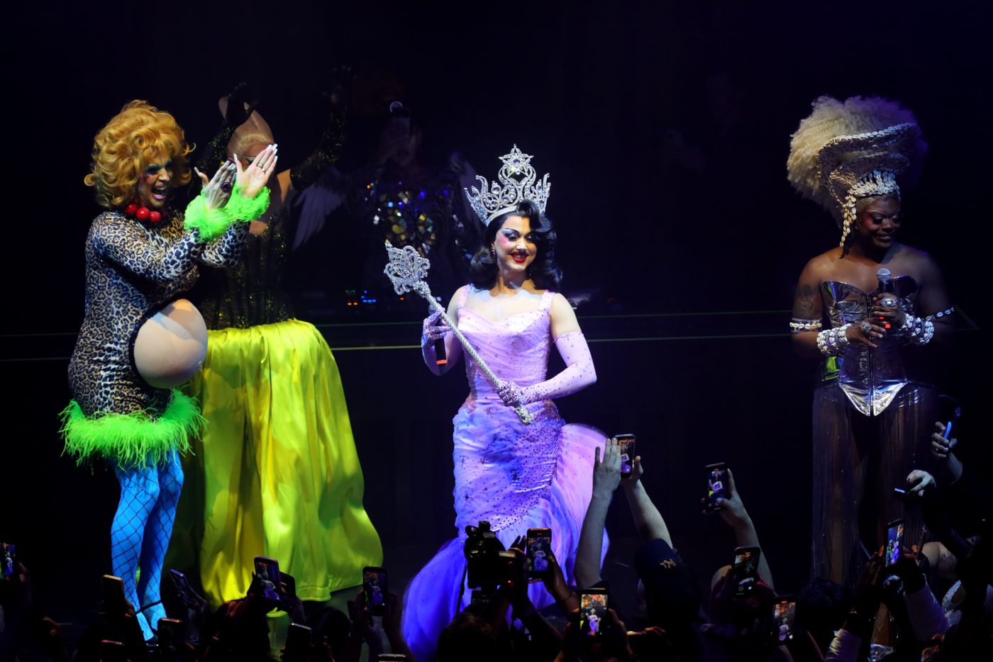 Photos: Inside the Season 18 Premiere of RUPAUL'S DRAG RACE; See Who Was Crowned Winner  Image