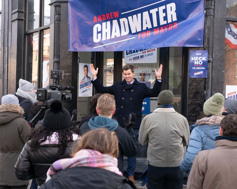 Photos: First Look at Andrew Rannells, Kumail Nanjiani, & More in DELI BOYS Season 2 — photo 2 of 6
