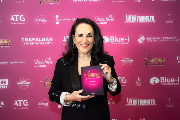 Lesley Joseph Photo