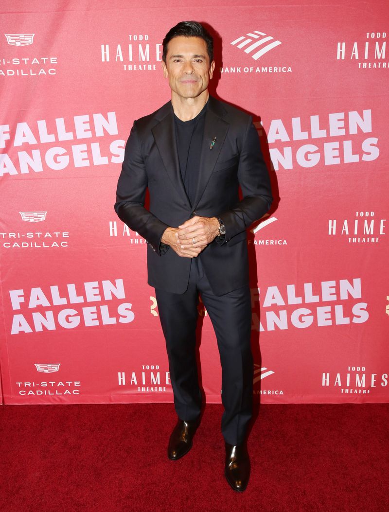 Photos: FALLEN ANGELS Cast and Creatives Walk the Opening Night Red Carpet — photo 14 of 39