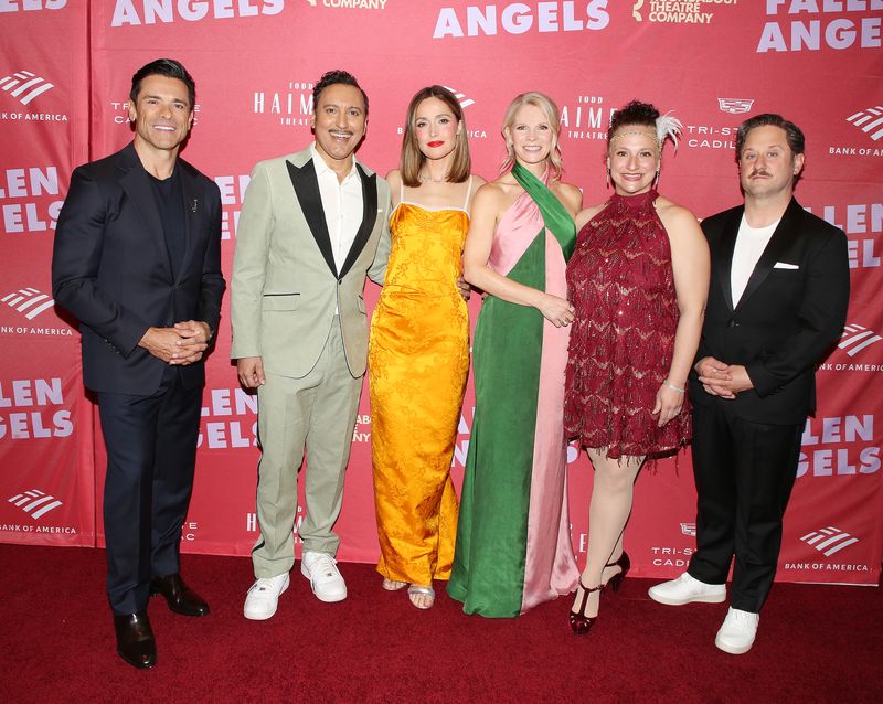 Photos: FALLEN ANGELS Cast and Creatives Walk the Opening Night Red Carpet — photo 19 of 39