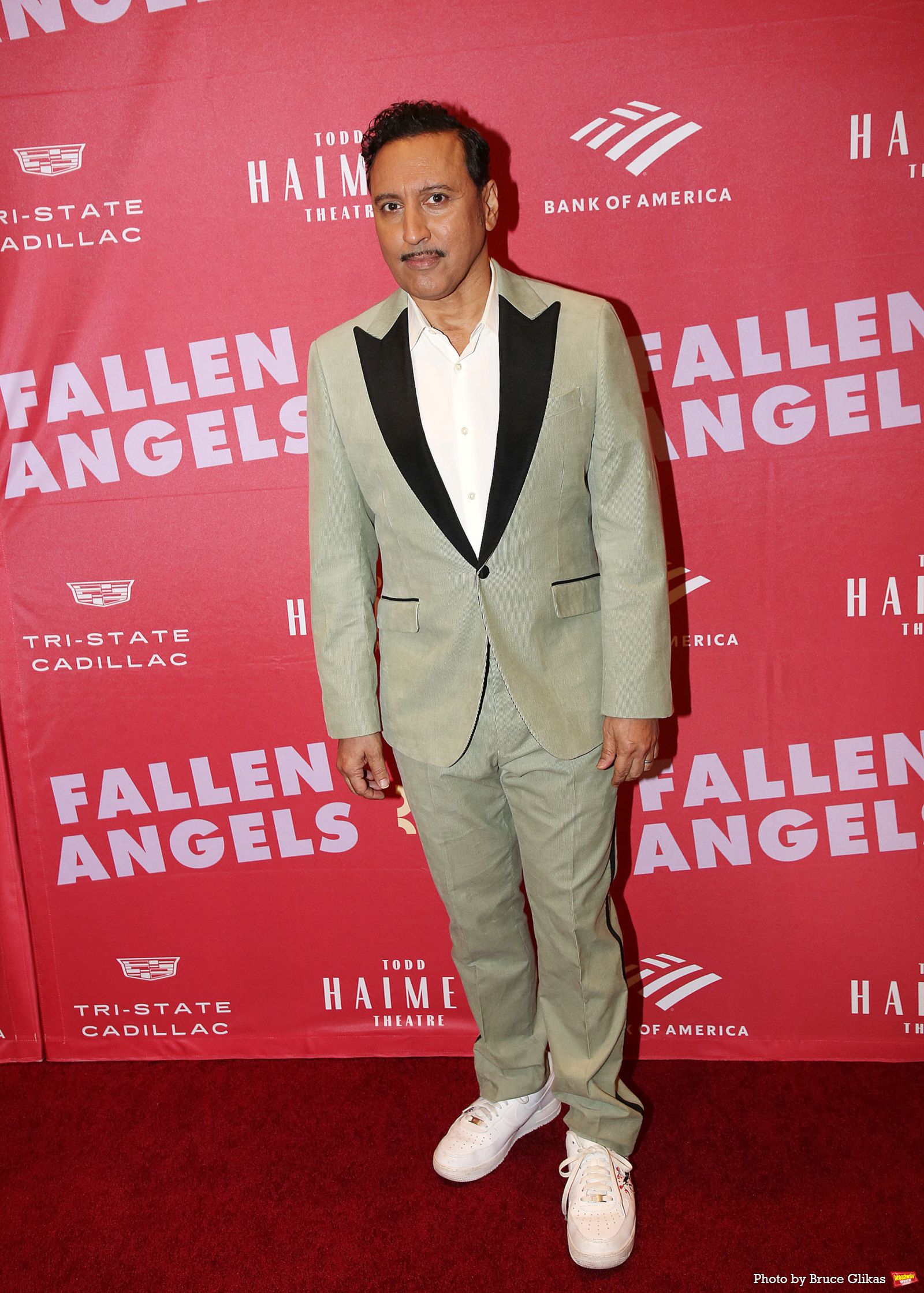 Photos: FALLEN ANGELS Cast and Creatives Walk the Opening Night Red Carpet — photo 18 of 39