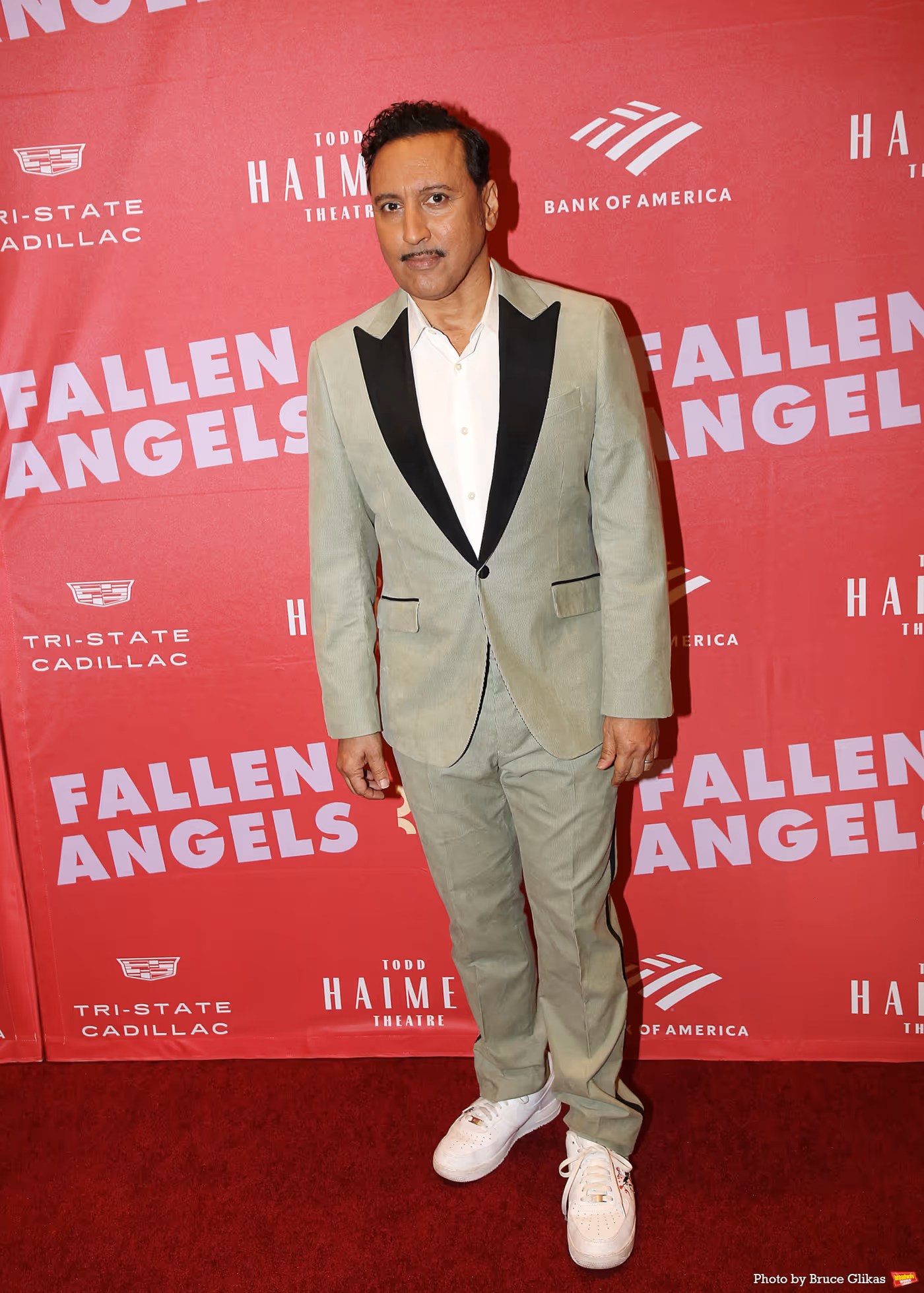 Photos: FALLEN ANGELS Cast and Creatives Walk the Opening Night Red Carpet Image