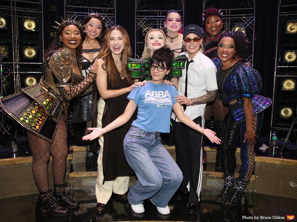 Adrianna Hicks, Jasmine Forsberg, Sophia Bush, Dylan Mulvaney, Lily Allen, Abigail Ba Photo