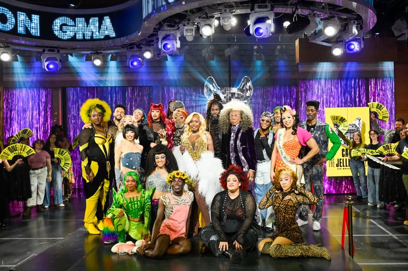 Photos: CATS: THE JELLICLE BALL Visit GOOD MORNING AMERICA — photo 15 of 19