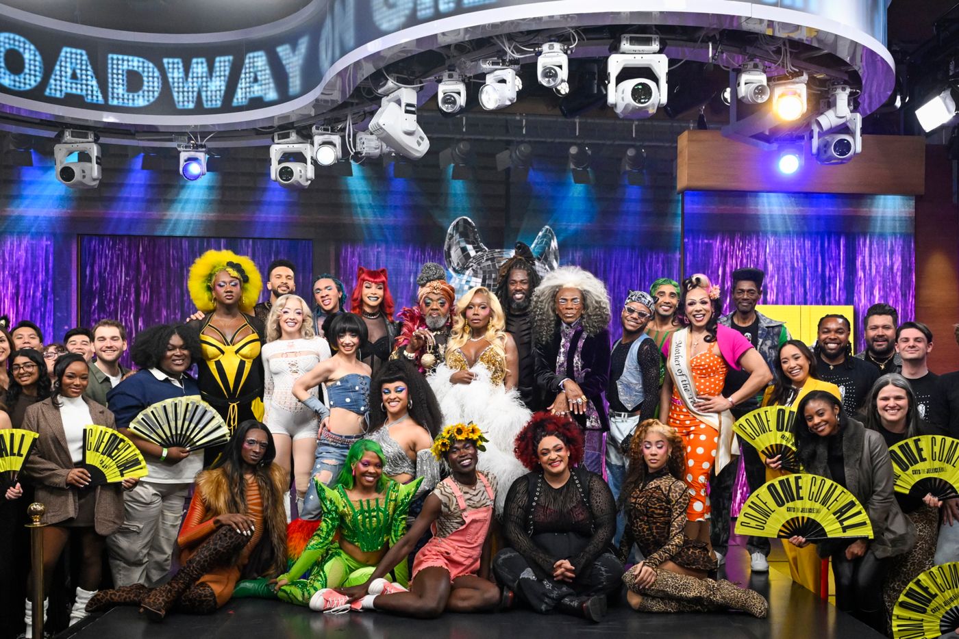 Photos: CATS: THE JELLICLE BALL Visit GOOD MORNING AMERICA  Image