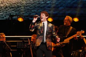 Jay Armstrong Johnson  Photo