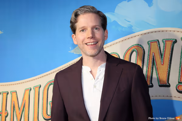 Stark Sands Photo