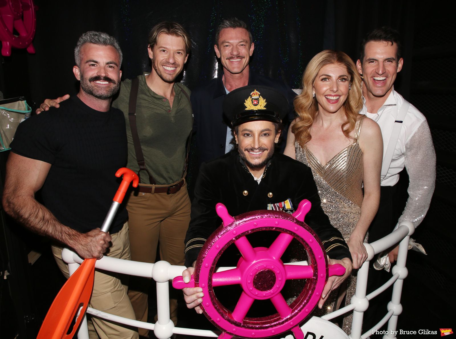 Photos: Luke Evans Visits TITANIQUE on Broadway — photo 3 of 10