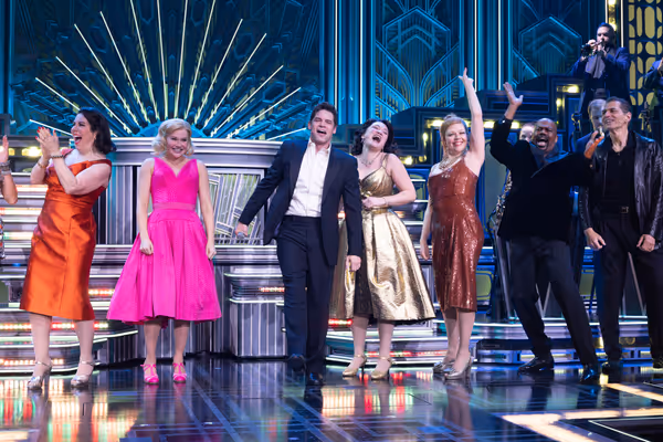 Jeremy Jordan and cast Photo