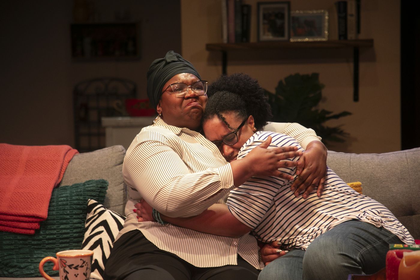 Review: HER PORTMANTEAU at Strand Theater Company  Image