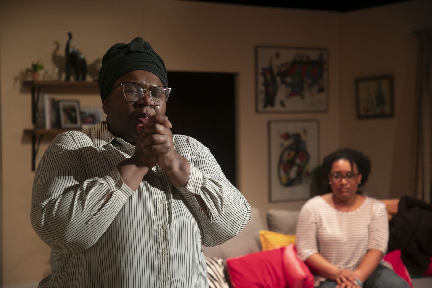 Review: HER PORTMANTEAU at Strand Theater Company  Image