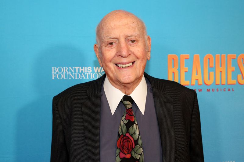 Photos: On the BEACHES Opening Night Red Carpet — photo 2 of 77