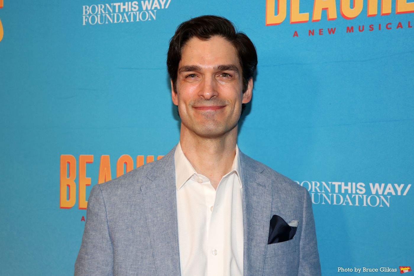 Photos: On the BEACHES Opening Night Red Carpet  Image