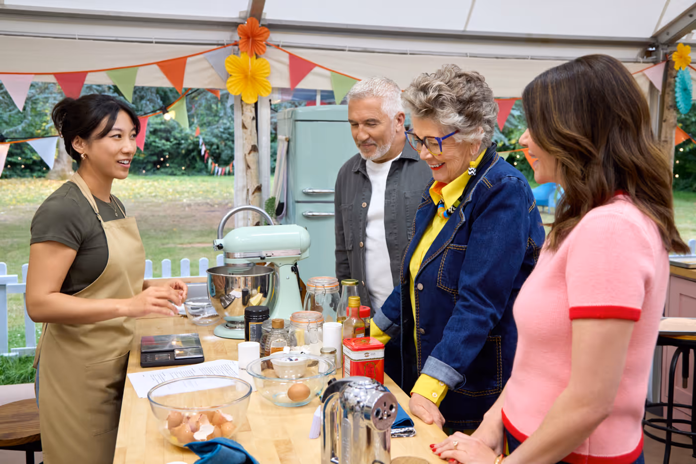 Video/Photos: Andrew Rannells to Co-Host THE GREAT AMERICAN BAKING SHOW Season 4  Image