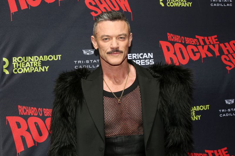 Photos: THE ROCKY HORROR SHOW Cast Struts the Red Carpet on Opening Night — photo 3 of 55
