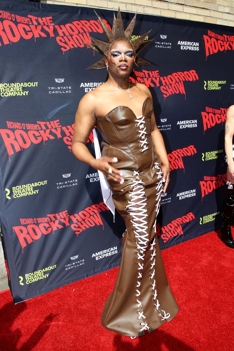 Photos: THE ROCKY HORROR SHOW Cast Struts the Red Carpet on Opening Night — photo 25 of 55
