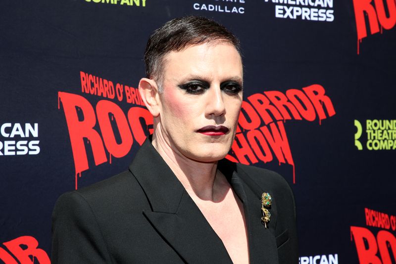Photos: THE ROCKY HORROR SHOW Cast Struts the Red Carpet on Opening Night — photo 35 of 55