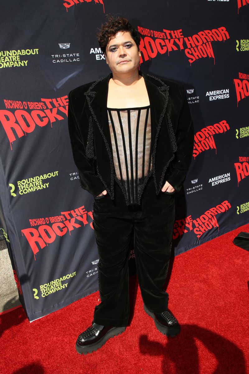 Photos: THE ROCKY HORROR SHOW Cast Struts the Red Carpet on Opening Night — photo 38 of 55