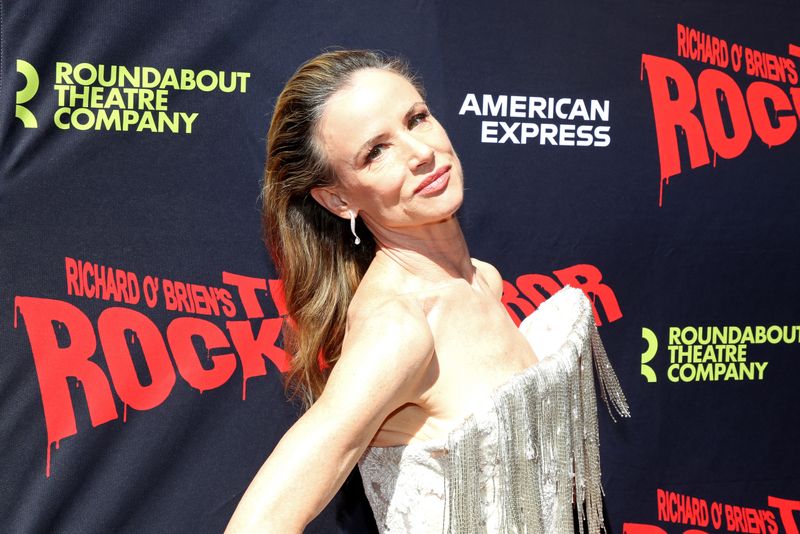 Photos: THE ROCKY HORROR SHOW Cast Struts the Red Carpet on Opening Night — photo 41 of 55