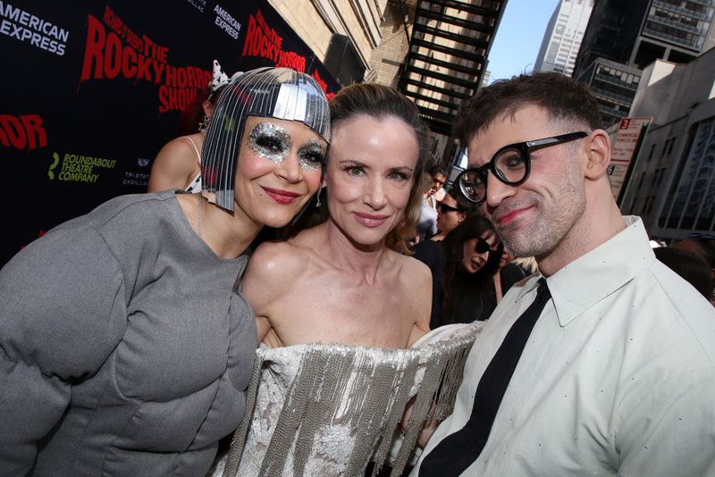 Photos: THE ROCKY HORROR SHOW Cast Struts the Red Carpet on Opening Night — photo 47 of 55