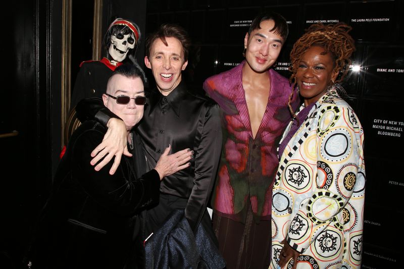 Photos: Susan Sarandon and More Walk THE ROCKY HORROR SHOW Red Carpet — photo 30 of 54