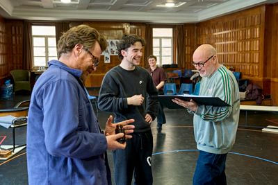 Toby Stephens, Noah Valentine, Lindsay Posner Photo