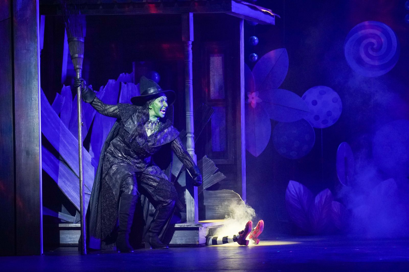 Photos: First Look at THE WIZARD OF OZ at Children’s Theatre Company — photo 5 of 16