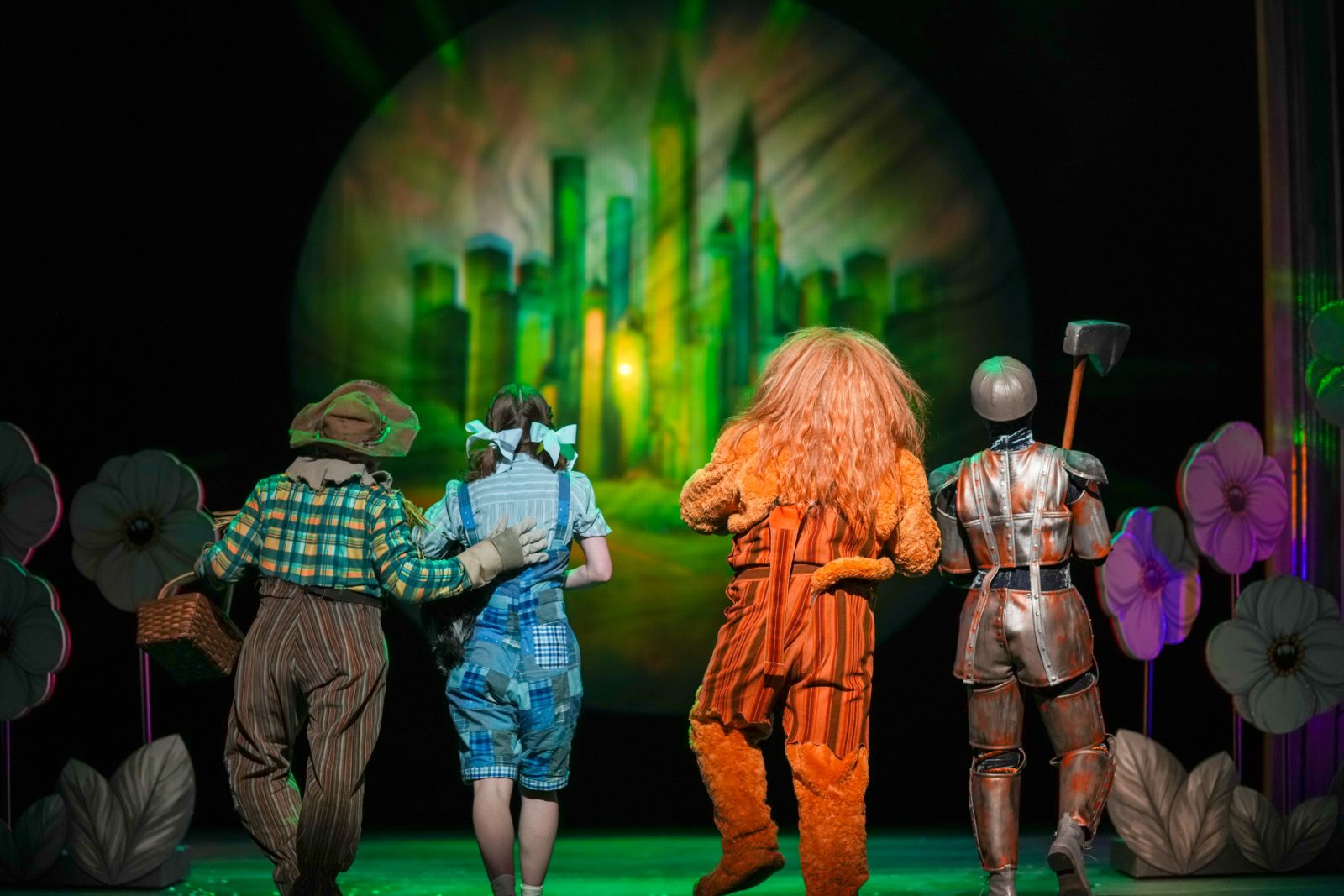 Photos: First Look at THE WIZARD OF OZ at Children’s Theatre Company — photo 9 of 16