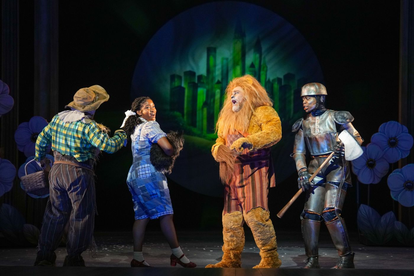 Photos: First Look at THE WIZARD OF OZ at Children’s Theatre Company  Image
