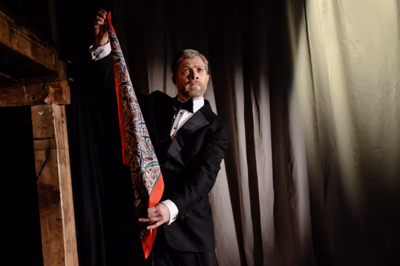 Review: TWO HALVES OF GUINNESS, Park Theatre Image