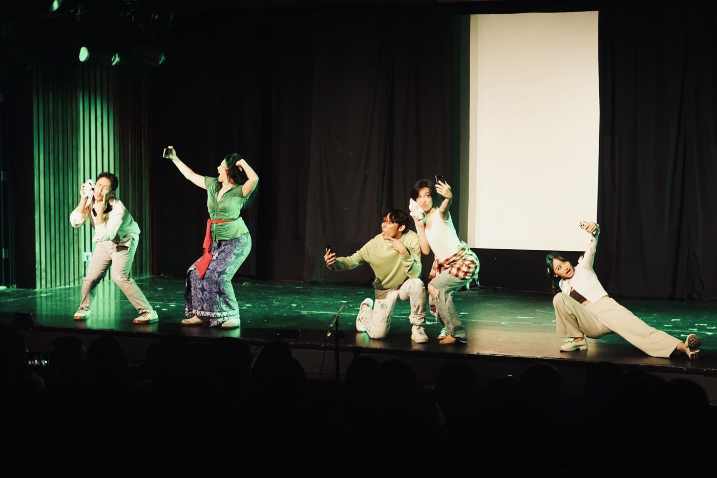 Review: Jakarta Player’s (DIS)CONNECTED: An Authentic View of Modern Human Life  Image