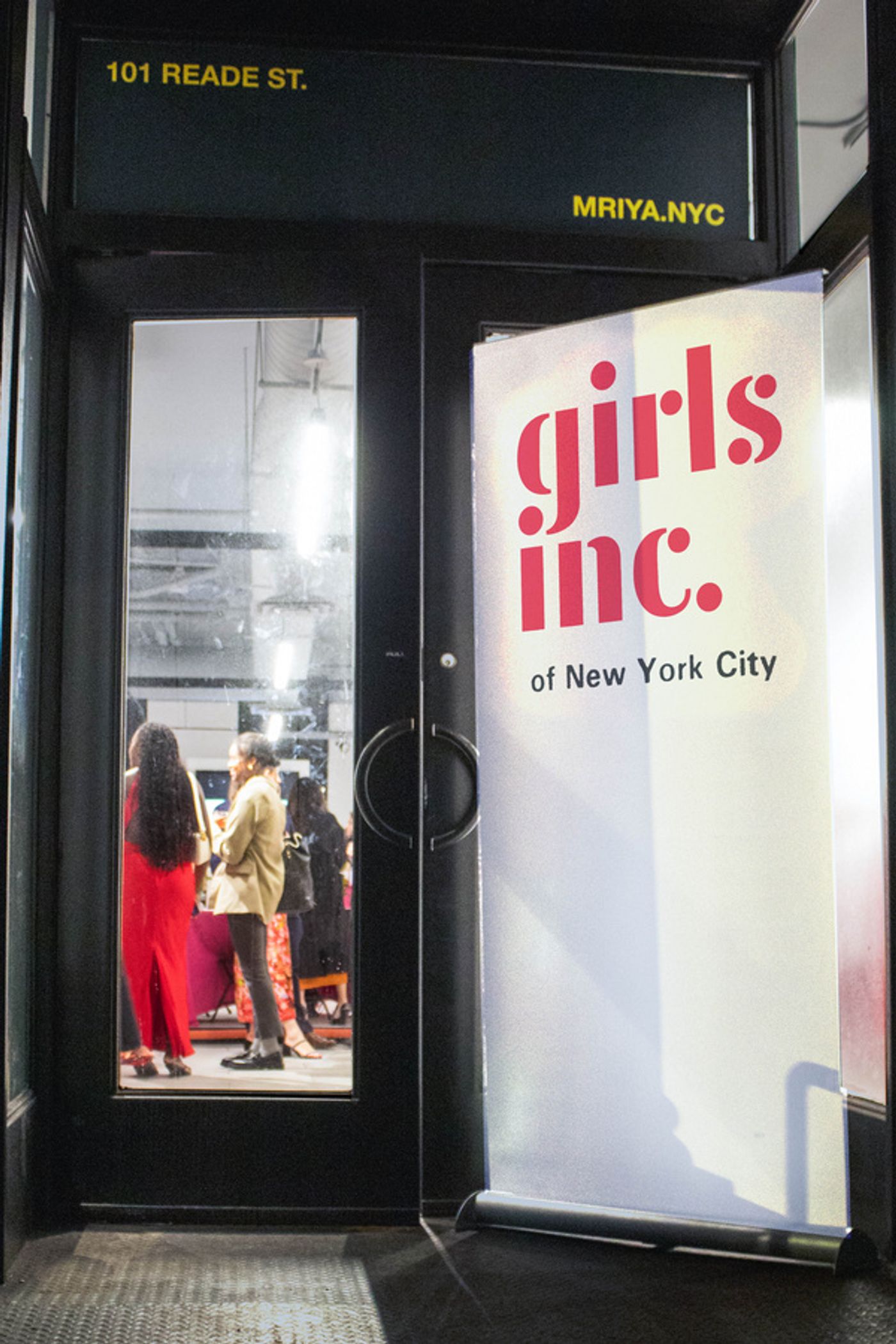 Photos: Girls Inc. of NYC Her Canvas Soirée Raises $46.9K at Mriya Gallery Image