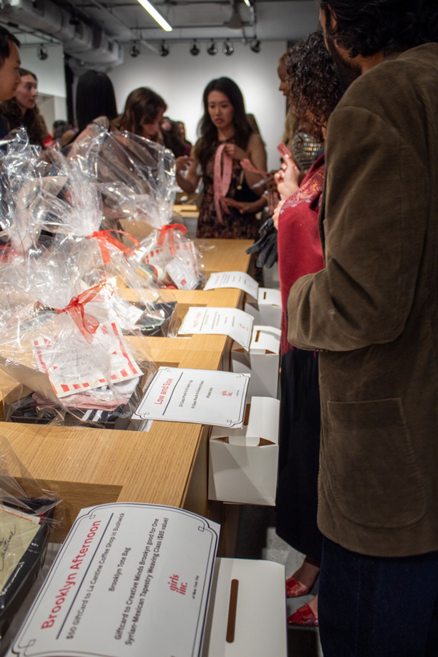 Photos: Girls Inc. of NYC Her Canvas Soirée Raises $46.9K at Mriya Gallery Image